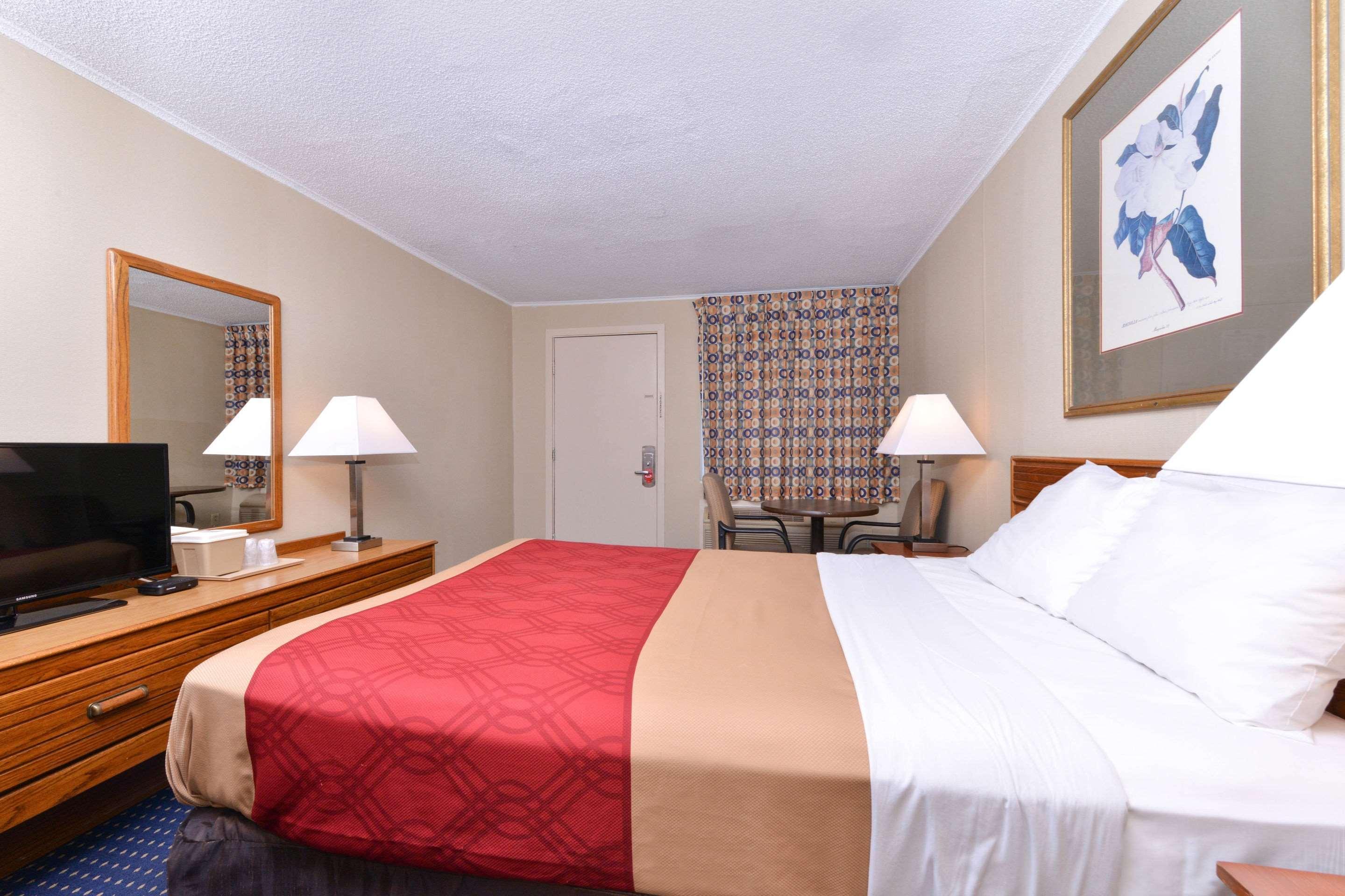 Economy Inn East Hartford Ngoại thất bức ảnh