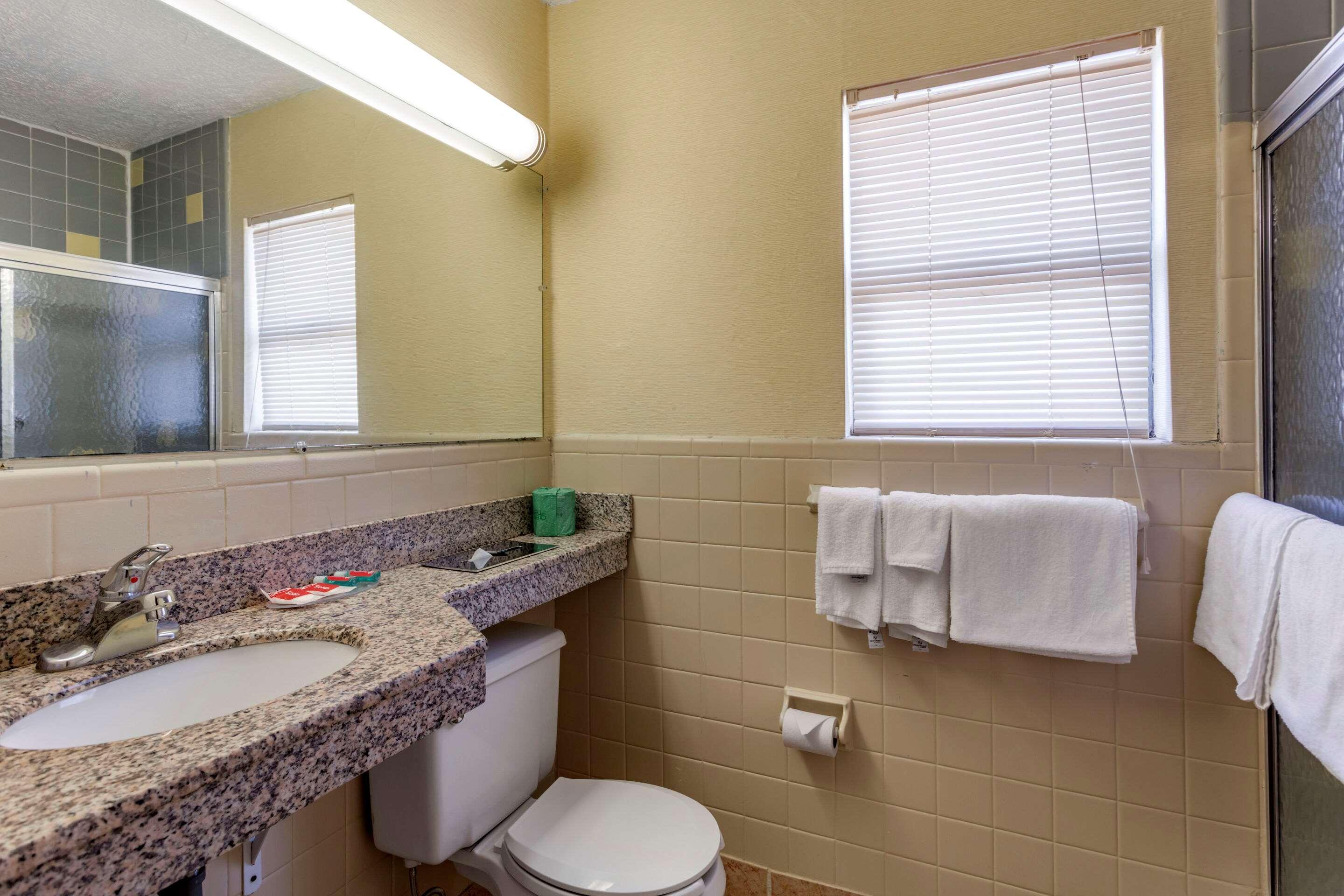 Economy Inn East Hartford Ngoại thất bức ảnh